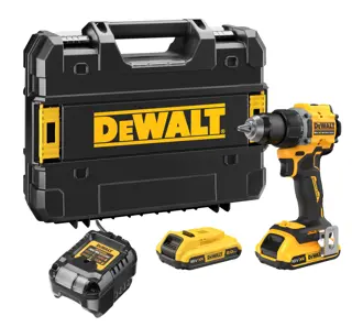 Juego de taladro inalámbrico DEWALT que incluye un taladro eléctrico negro y amarillo, dos baterías, un cargador y un resistente estuche de transporte negro con la marca DEWALT.