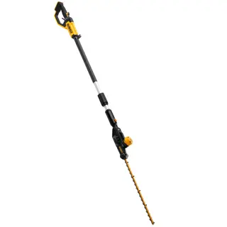 Logotipo de DEWALT en letras negras y audaces centrado sobre un fondo blanco.