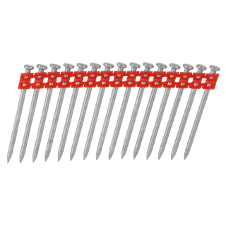 Una tira de clavos de acero con cabezas planas, agrupados por una tira de plástico rojo, para usar en una pistola de clavos.