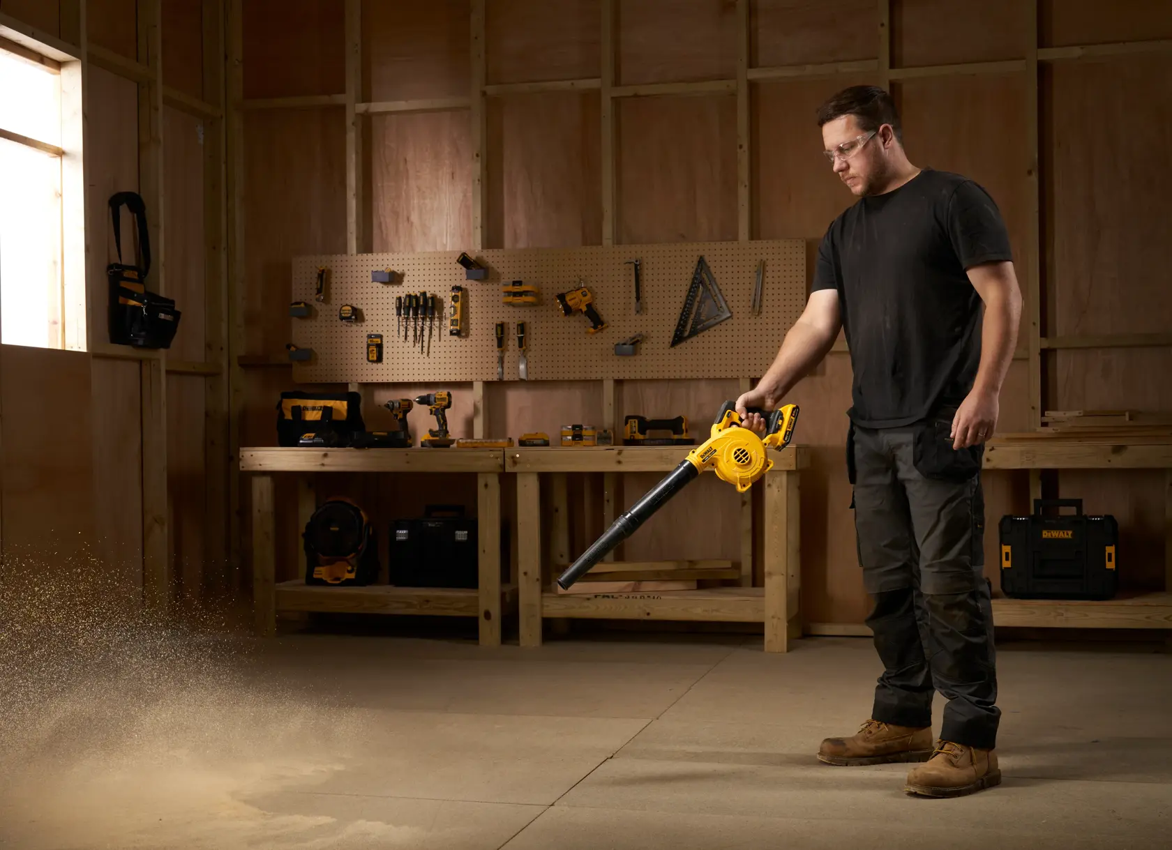 Soplador Compacto  XR 18V sin cargador/batería