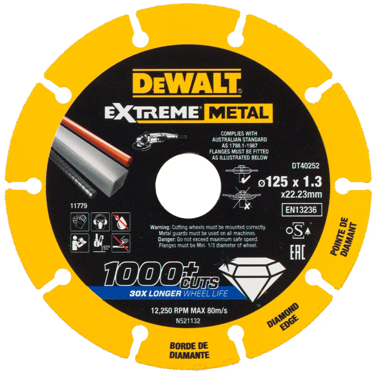 Logotipo de DEWALT en letras negras y audaces centrado sobre un fondo blanco.