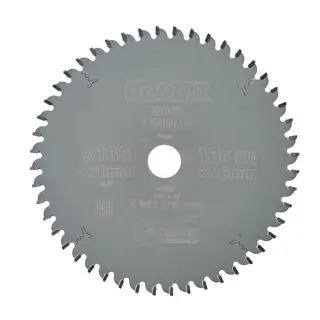 Logotipo de DEWALT en letras negras y audaces centrado sobre un fondo blanco.