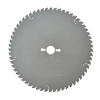 Logotipo de DEWALT en letras negras y audaces centrado sobre un fondo blanco.