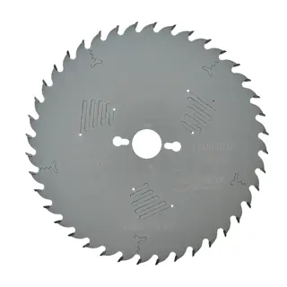 Logotipo de DEWALT en letras negras y audaces centrado sobre un fondo blanco.