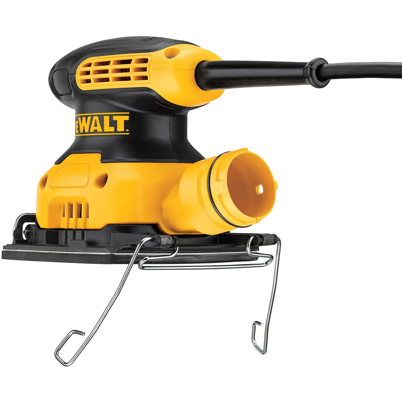 Foto en primer plano de una persona con guantes de trabajo usando una lijadora de palma amarilla DEWALT (SKU: DWE6411) para lijar la superficie de una tabla de madera al aire libre.