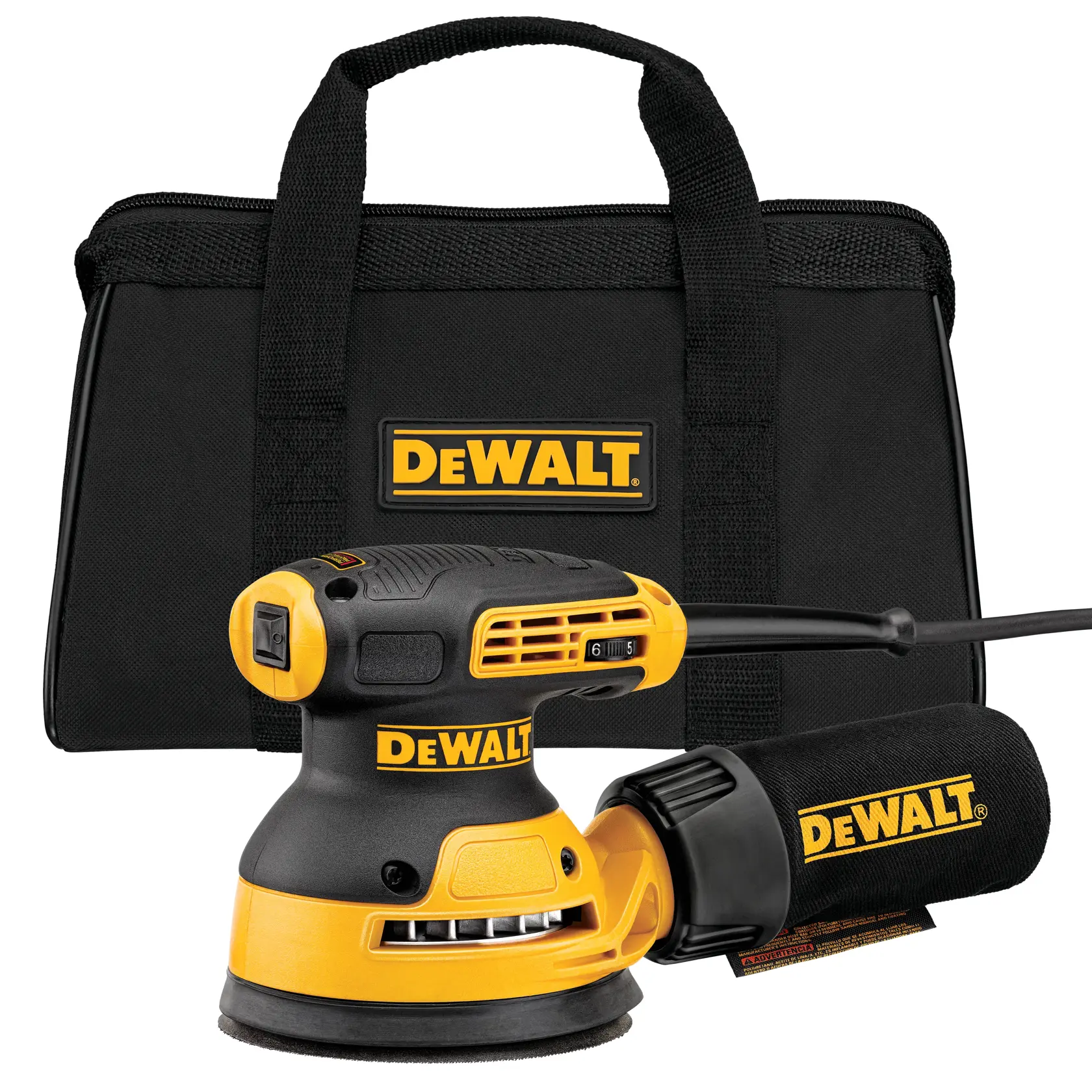 Una lijadora orbital aleatoria DEWALT con bolsa de polvo y un estuche de transporte negro, todos mostrando el logotipo de DEWALT.