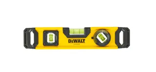 Logotipo de DEWALT en letras negras y audaces centrado sobre un fondo blanco.