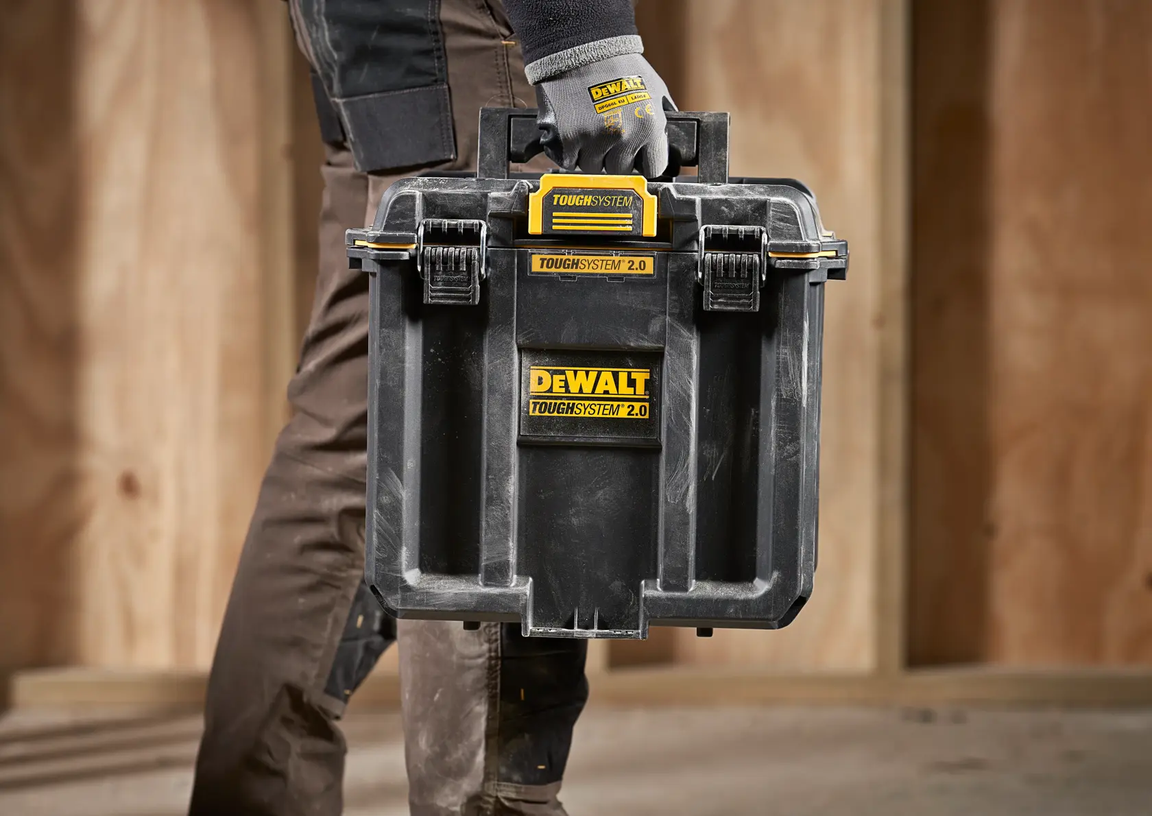 DEWALT® TOUGHSYSTEM® 2.0 Caja de herramientas profunda compacta