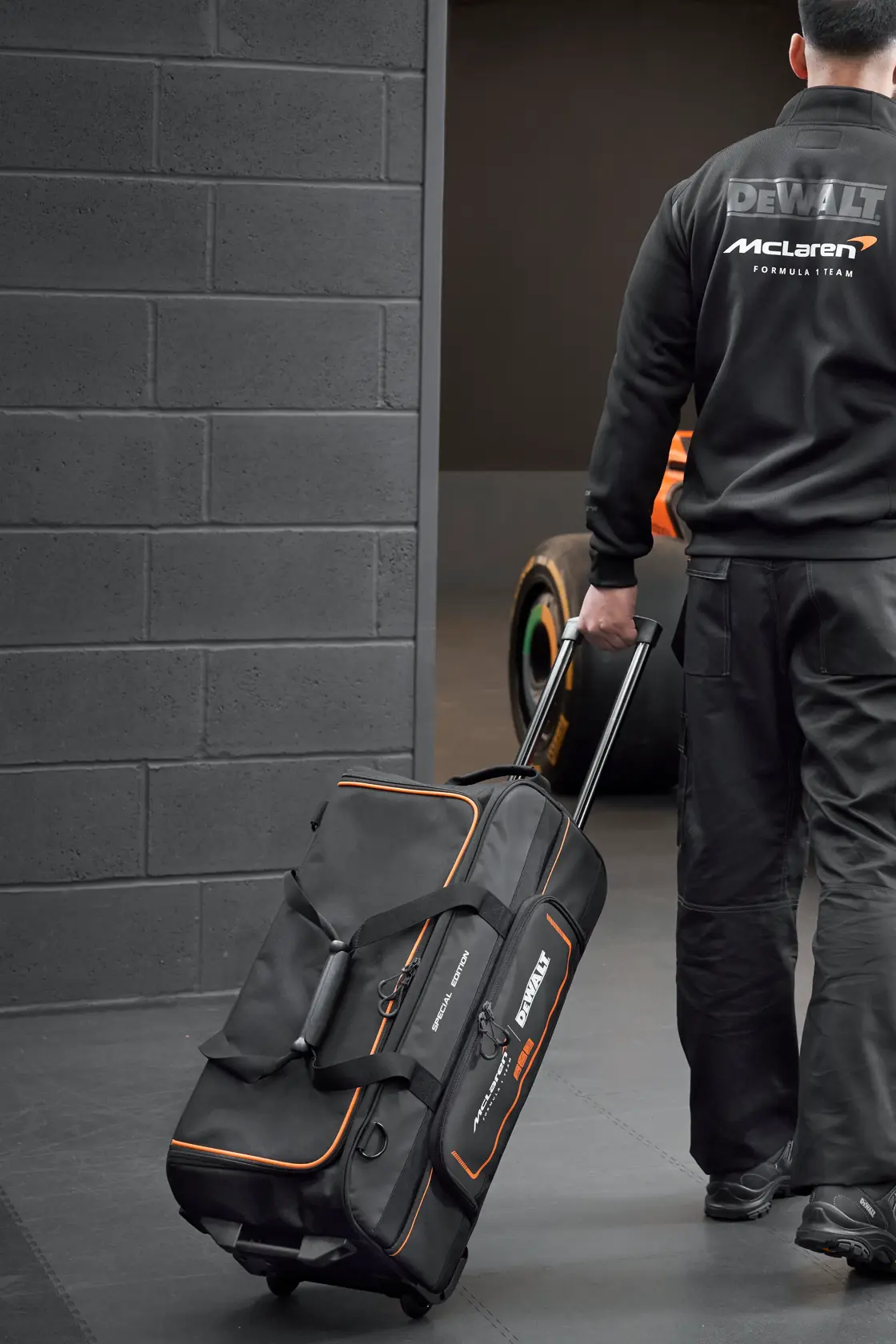 Bolsa larga con ruedas edición McLaren
